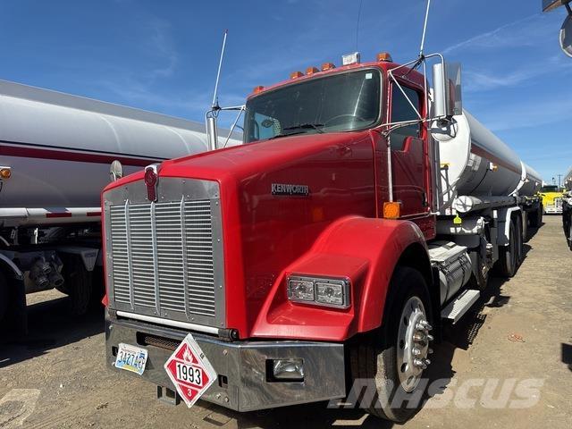 Kenworth T800 タンカートラック