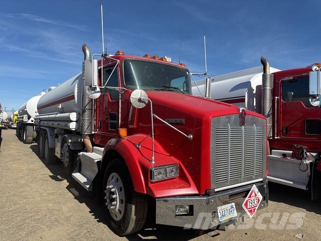Kenworth T800 タンカートラック