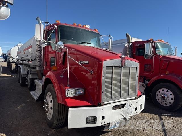 Kenworth T800 タンカートラック