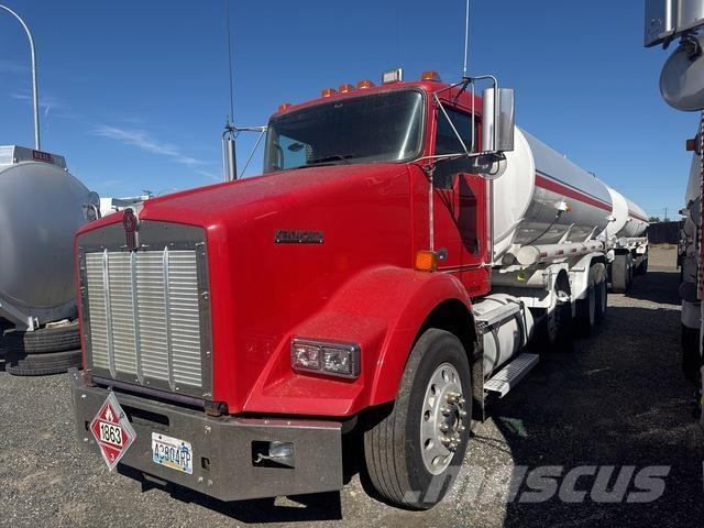 Kenworth T800 タンカートラック
