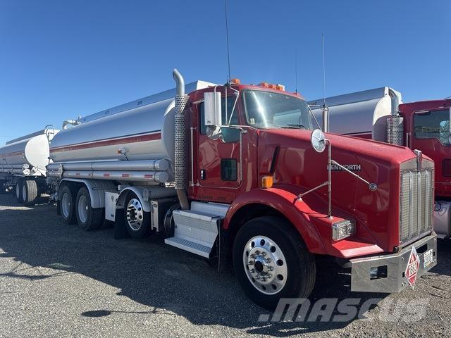 Kenworth T800 タンカートラック
