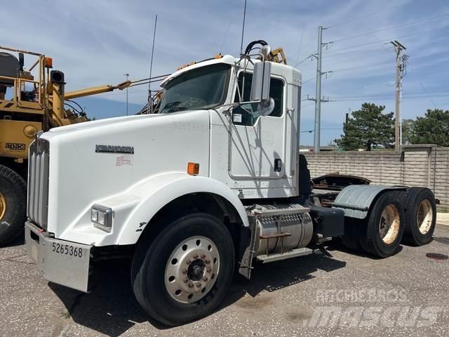 Kenworth T800B 中古トラクターヘッド | トレーラーヘッド