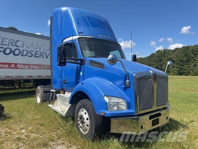 Kenworth T880 中古トラクターヘッド | トレーラーヘッド