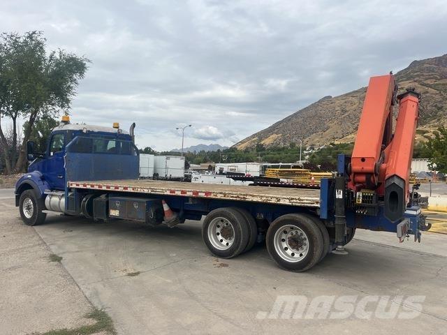 Kenworth T880 クレーントラック、ユニック車