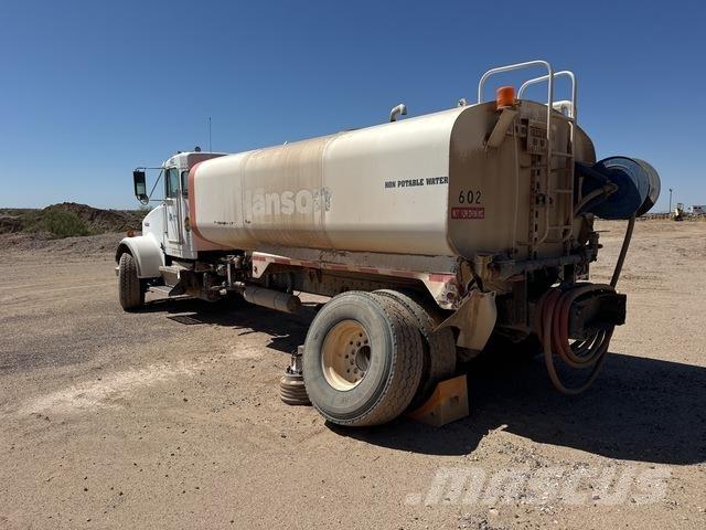 Kenworth W900 給水車