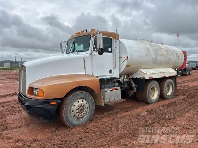 Kenworth W900B 給水車