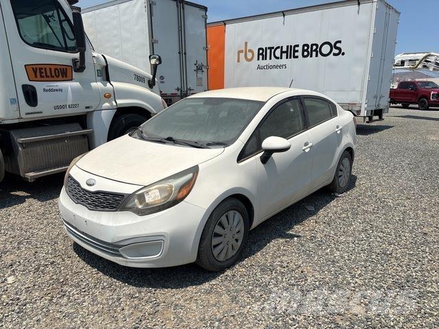 Kia Rio 自動車