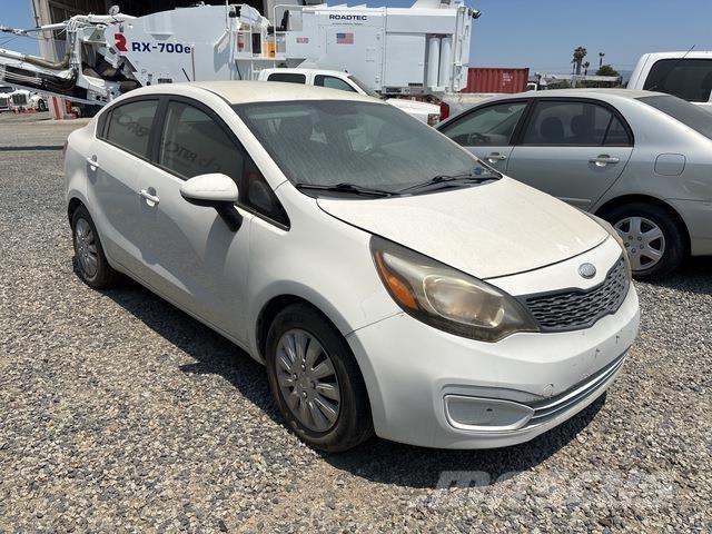 Kia Rio 自動車