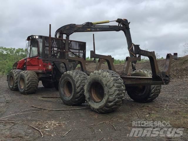 Komatsu 895 フォワーダー