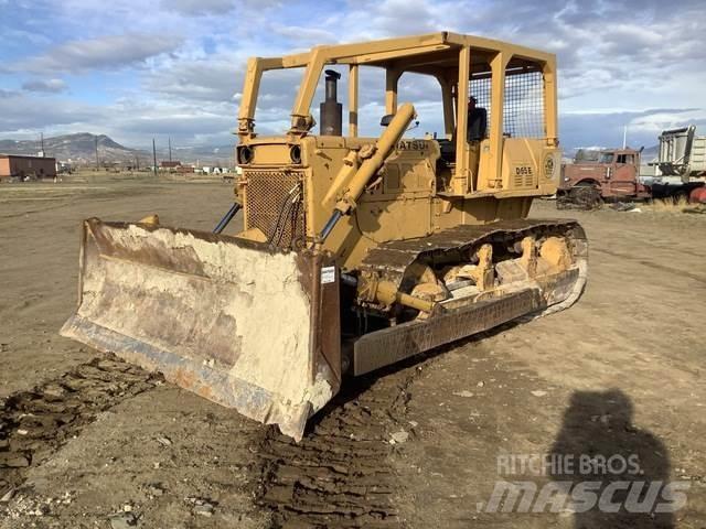 Komatsu D65E-6 ブルドーザー