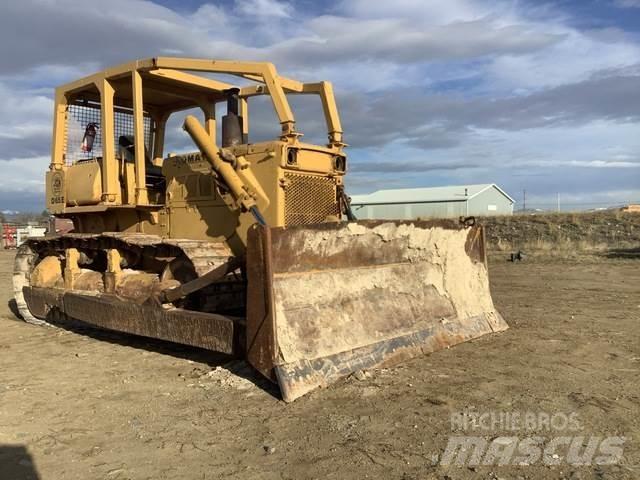 Komatsu D65E-6 ブルドーザー