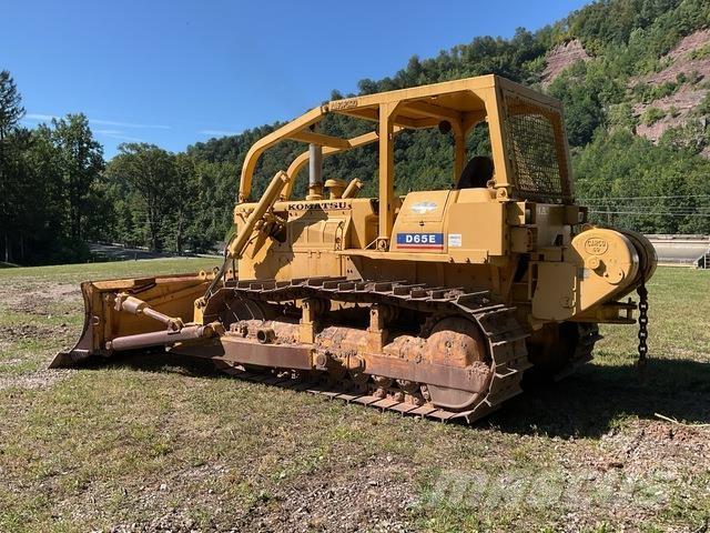 Komatsu D65E-6 ブルドーザー