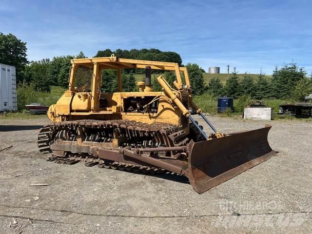 Komatsu D65P-8 ブルドーザー