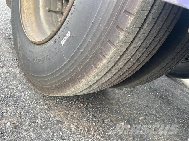  Krueger カーテンサイダートレーラー