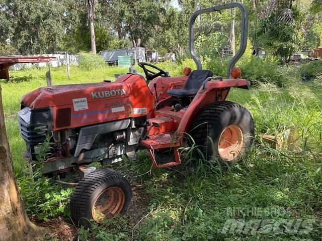 Kubota L2800 トラクター