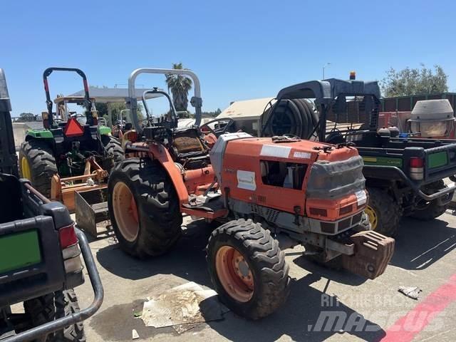 Kubota L3010D コンパクトトラクター