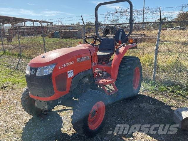 Kubota L3200DT コンパクトトラクター