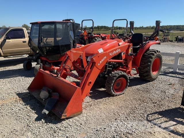Kubota L3301DT コンパクトトラクター