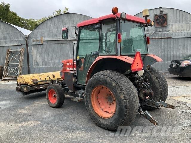 Kubota M4900 トラクター