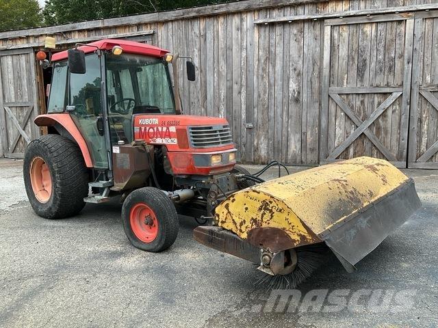Kubota M4900 トラクター