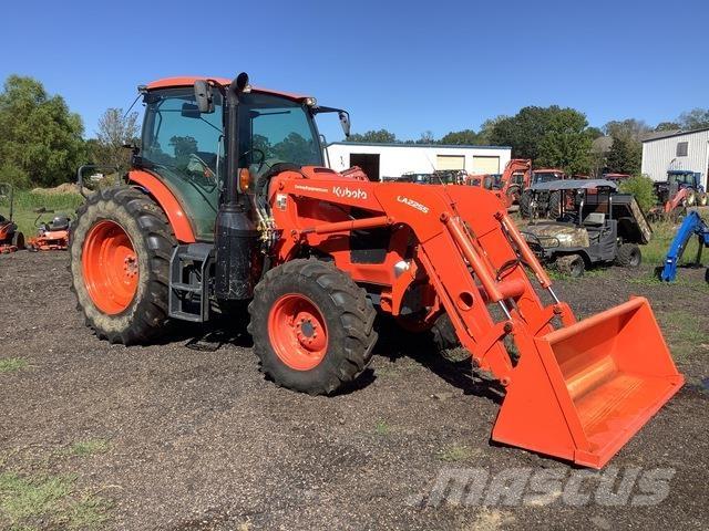 Kubota M6-141 コンパクトトラクター