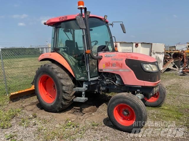 Kubota M6040 コンパクトトラクター