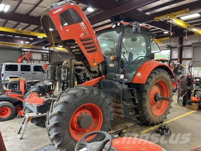 Kubota M7-172H トラクター