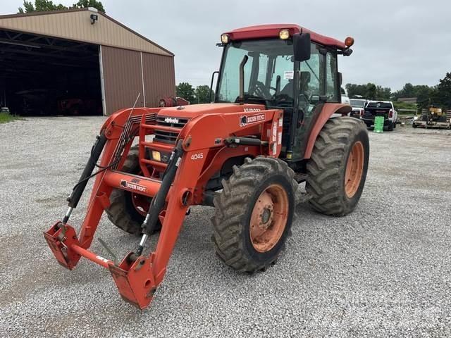 Kubota M9000 トラクター