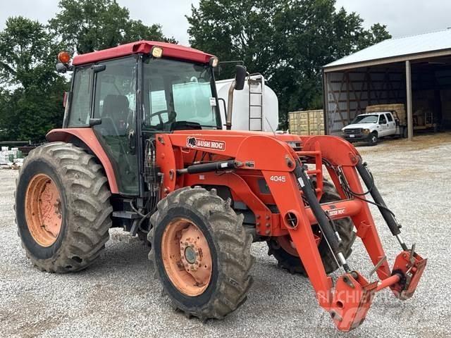 Kubota M9000 トラクター