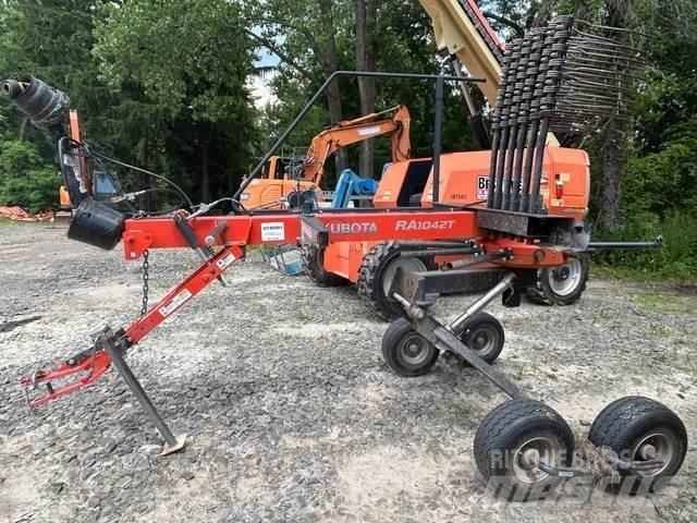 Kubota RA1042T テッダー・テッダーレーキ