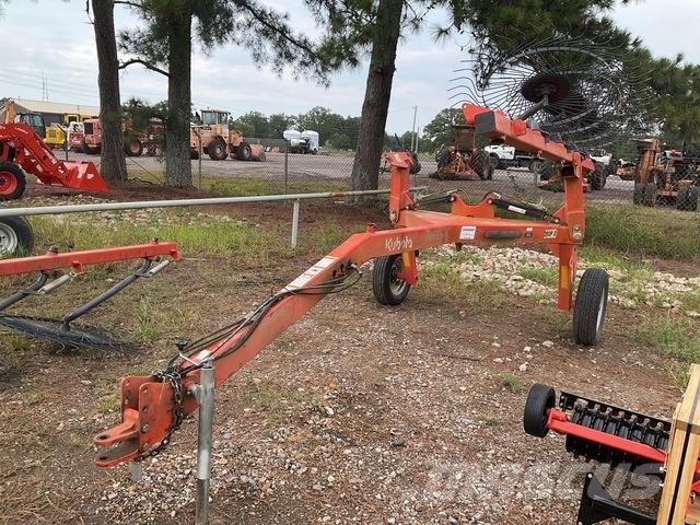 Kubota RA110CR テッダー・テッダーレーキ