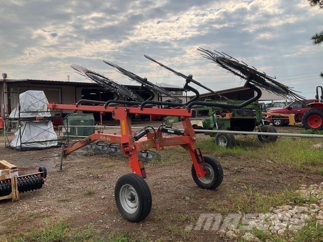 Kubota RA110CR テッダー・テッダーレーキ