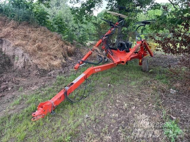 Kubota RA210CR テッダー・テッダーレーキ