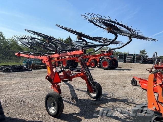 Kubota RA210CR テッダー・テッダーレーキ