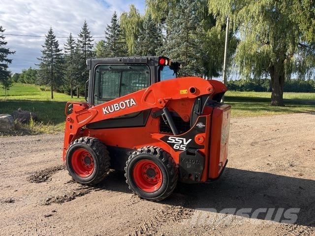 Kubota SSV65 スキッドステアローダー