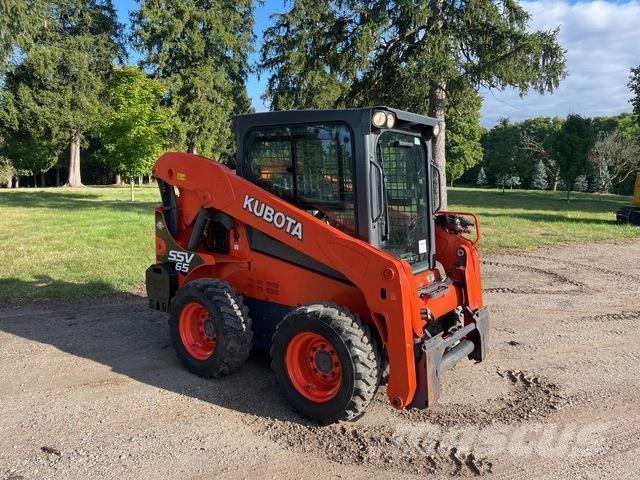Kubota SSV65 スキッドステアローダー