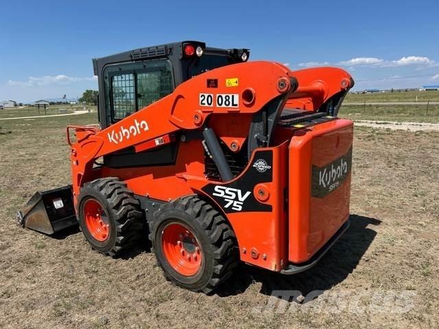 Kubota SSV75 スキッドステアローダー