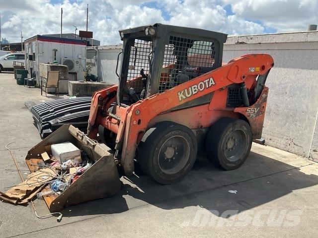 Kubota SSV75 スキッドステアローダー