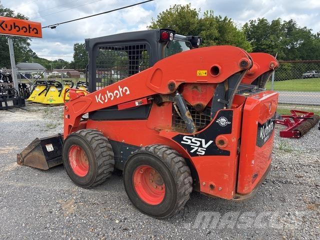 Kubota SSV75P スキッドステアローダー
