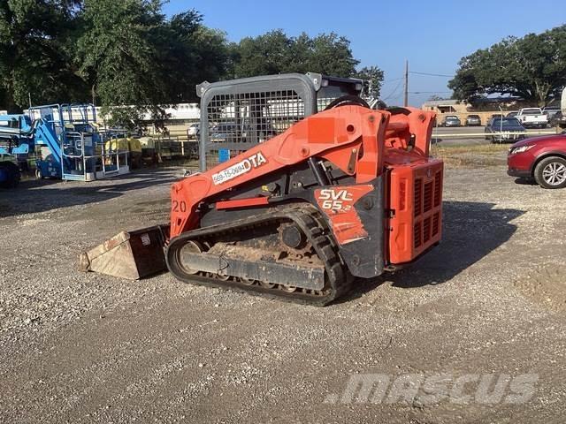 Kubota SVL65-2 スキッドステアローダー