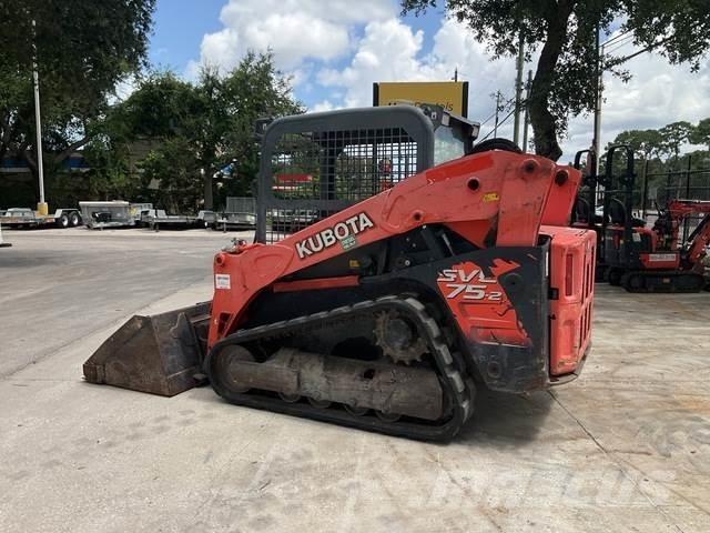 Kubota SVL75-2 スキッドステアローダー