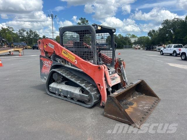 Kubota SVL75-2 スキッドステアローダー