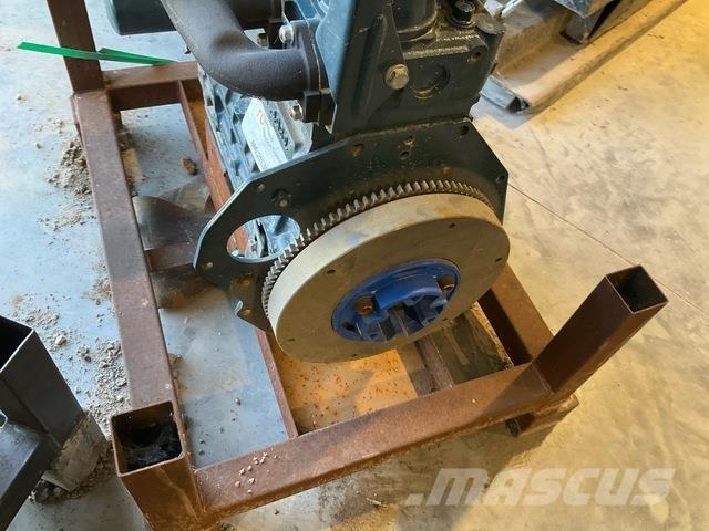 Kubota V1505 エンジン