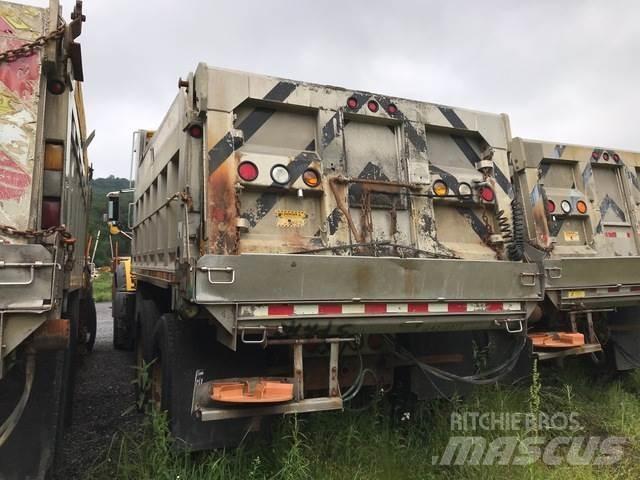 Mack 700 スノーブレードとプラウ