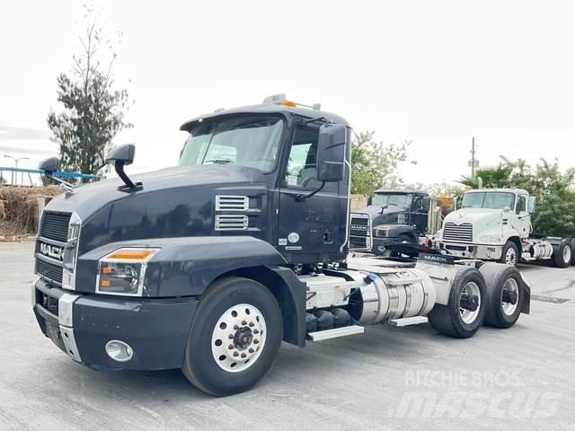 Mack AN64T 中古トラクターヘッド | トレーラーヘッド