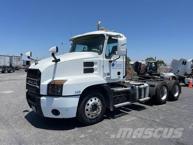 Mack AN64T 中古トラクターヘッド | トレーラーヘッド