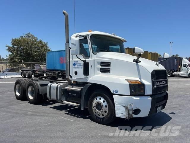 Mack AN64T 中古トラクターヘッド | トレーラーヘッド
