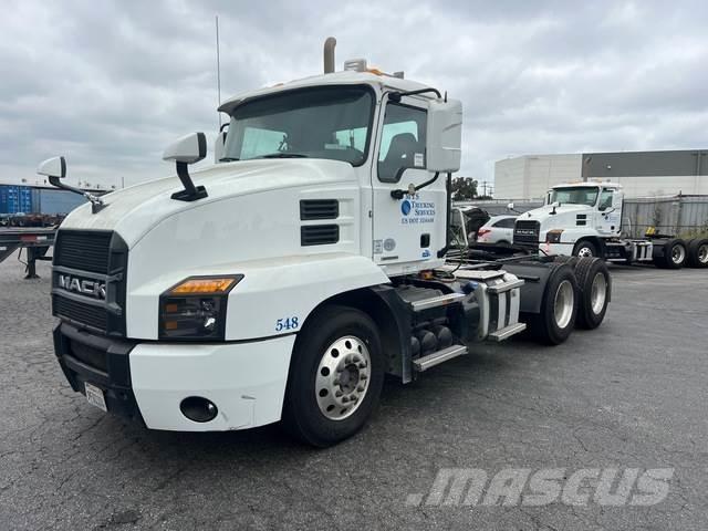 Mack AN64T 中古トラクターヘッド | トレーラーヘッド