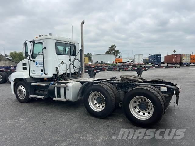 Mack AN64T 中古トラクターヘッド | トレーラーヘッド