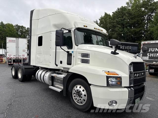 Mack AN64T 中古トラクターヘッド | トレーラーヘッド